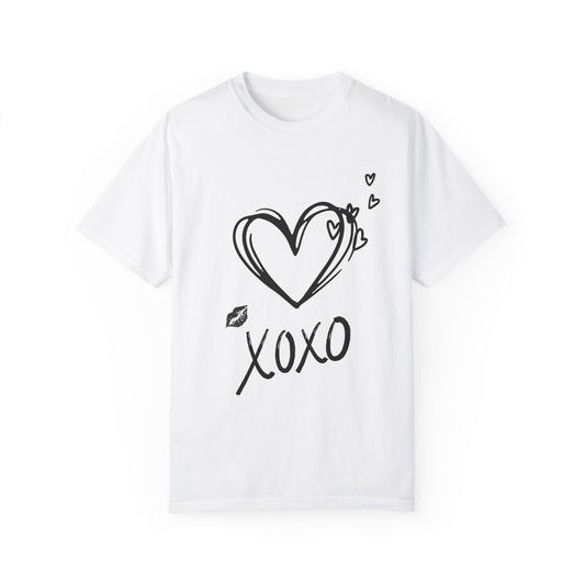 Garment-Dyed T-shirt Valentine’s Day XOXO - FiftyTees 